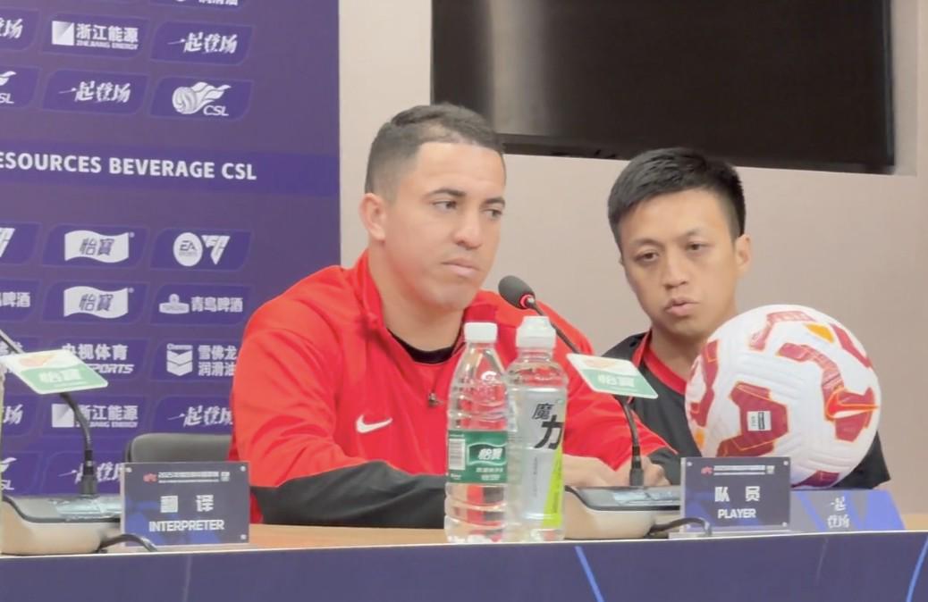 依旧一丝不 依旧一丝不